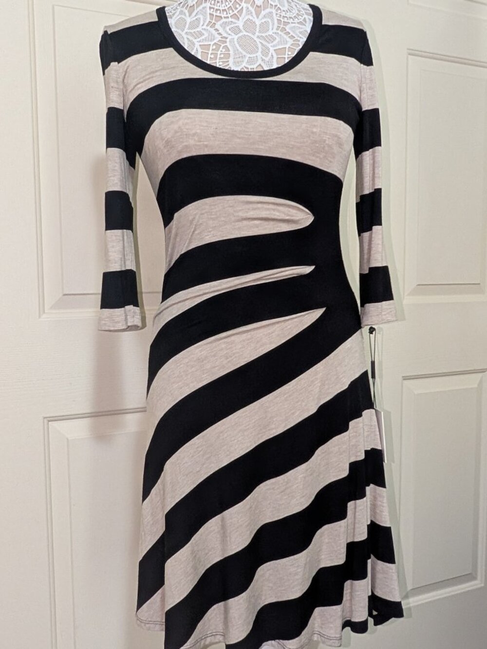 NWT Calvin Klein Black Beige Striped Ruched Waist A-Line Dress 4